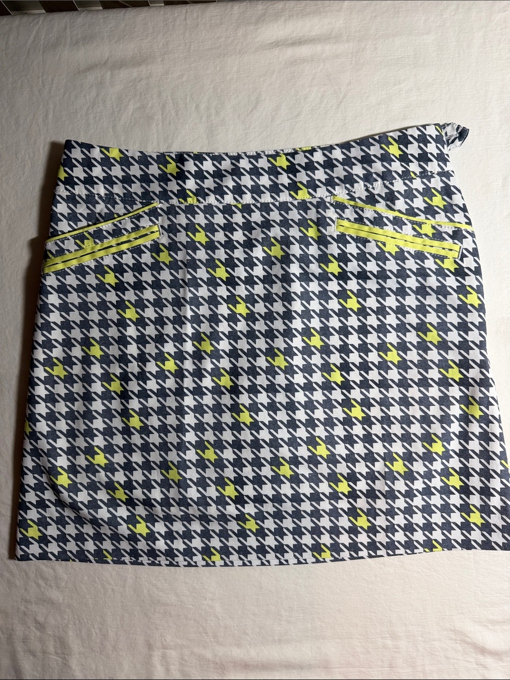 Annika Women’s Houndstooth Print Mini Skort in Grey, White & Neon Yellow